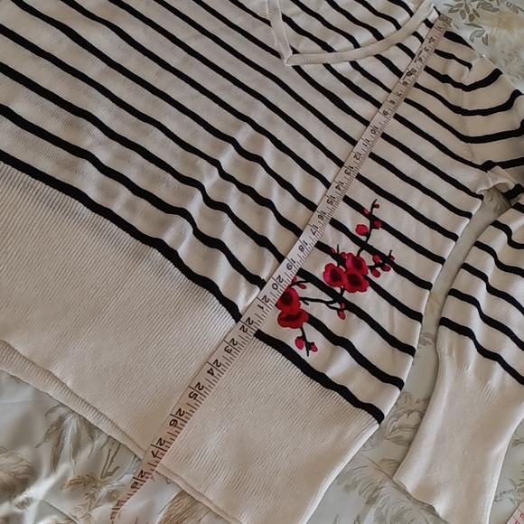 New York & Company Black and White Striped V-Neck Sweater - Picture 4 of 9